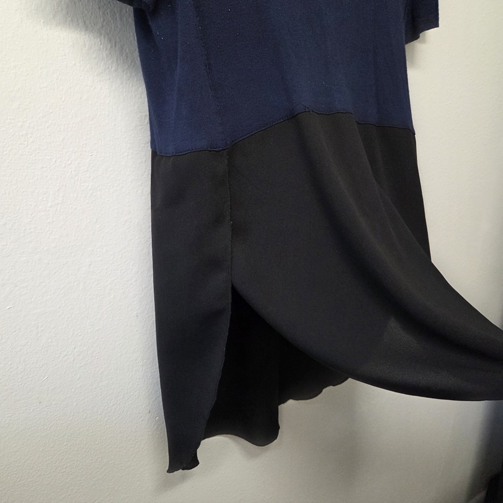 Colorblocked Tunic - Picture 3 of 5